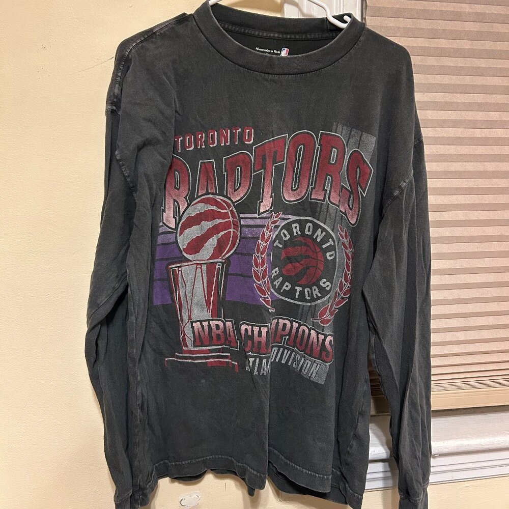Toronto Raptors Abercrombie long sleeve